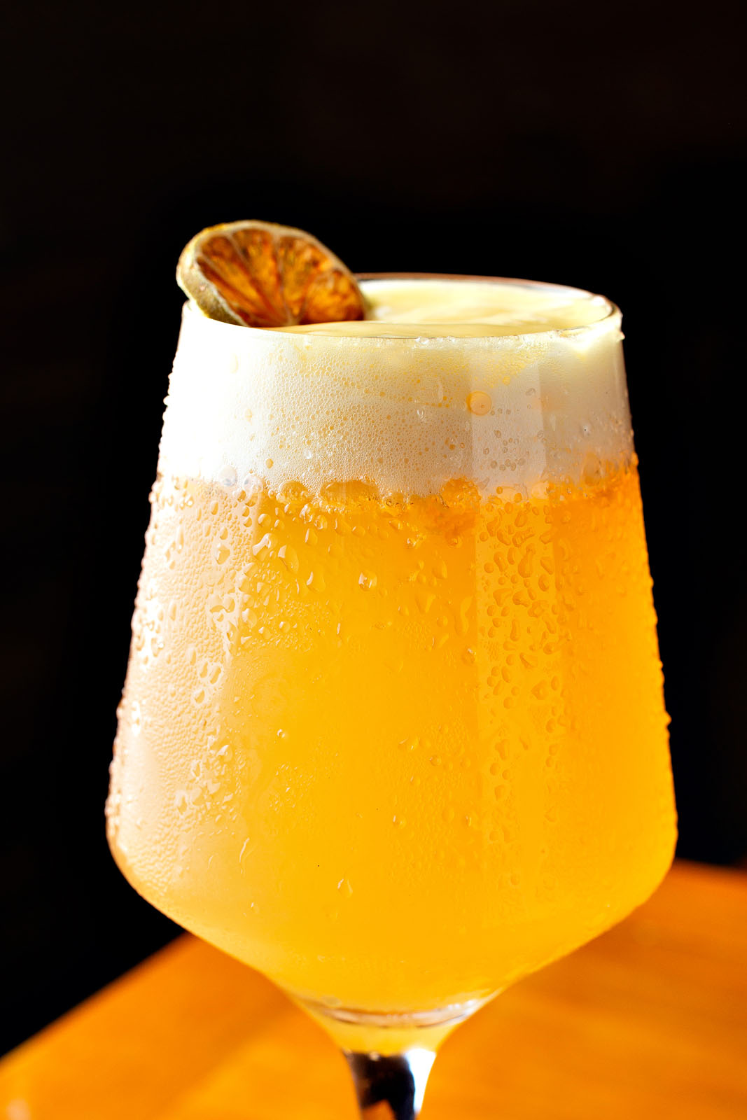 Drink amarelo gelado